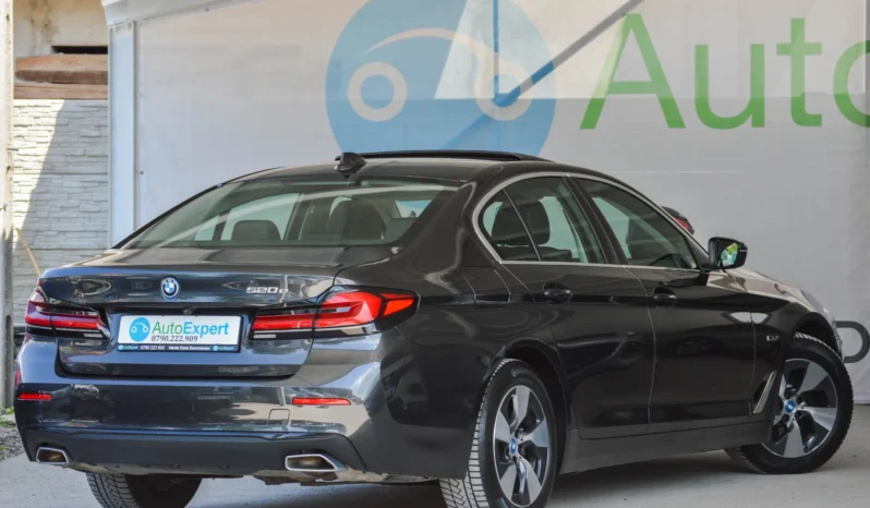 
								BMW Seria 5 520e Aut. Luxury Line full									