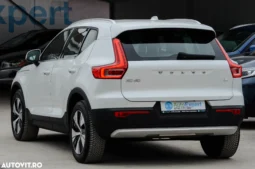 
										Volvo XC 40 T5 Recharge DKG Essential full									