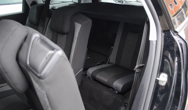
								Peugeot 5008 BlueHDI 130 EAT8 Active Pack full									
