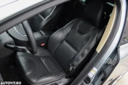 
										Volvo XC 60 D5 AWD Aut. RDesign full									