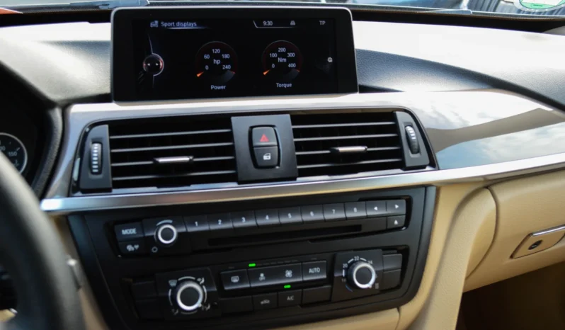 
								BMW Seria 3 320d Sport-Aut. Luxury Line full									