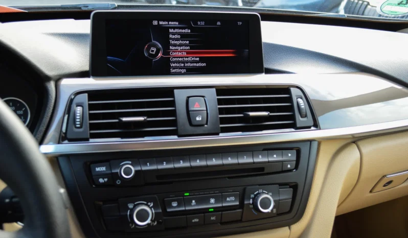
								BMW Seria 3 320d Sport-Aut. Luxury Line full									