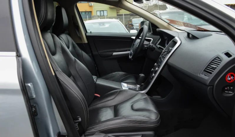 
								Volvo XC 60 D5 AWD Aut. RDesign full									