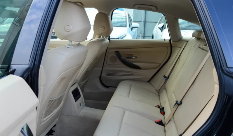 
								BMW Seria 3 320d Sport-Aut. Luxury Line full									