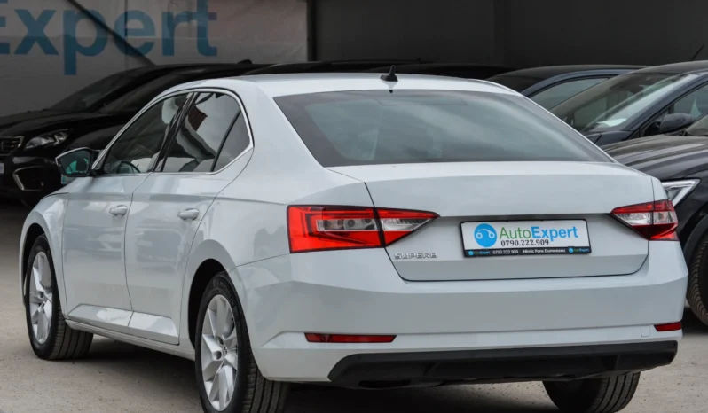 
								Skoda Superb 2.0 TDI DSG Essence full									