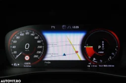 
										Volvo XC 40 T5 Recharge DKG Essential full									