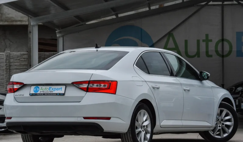 
								Skoda Superb 2.0 TDI DSG Essence full									