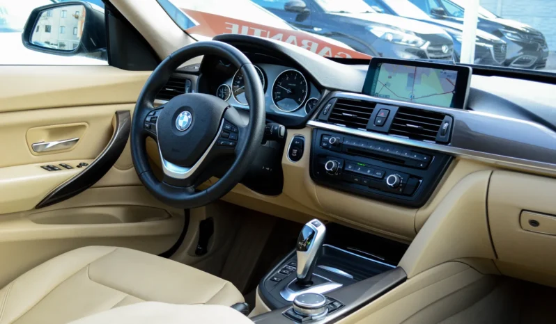 
								BMW Seria 3 320d Sport-Aut. Luxury Line full									