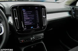 
										Volvo XC 40 T5 Recharge DKG Essential full									