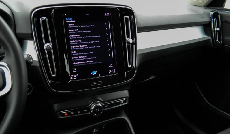 
								Volvo XC 40 T5 Recharge DKG Essential full									