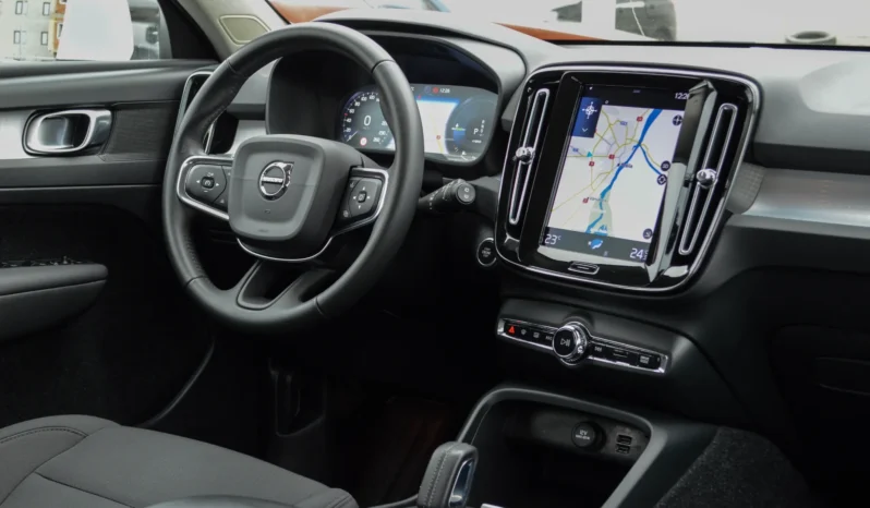 
								Volvo XC 40 T5 Recharge DKG Essential full									