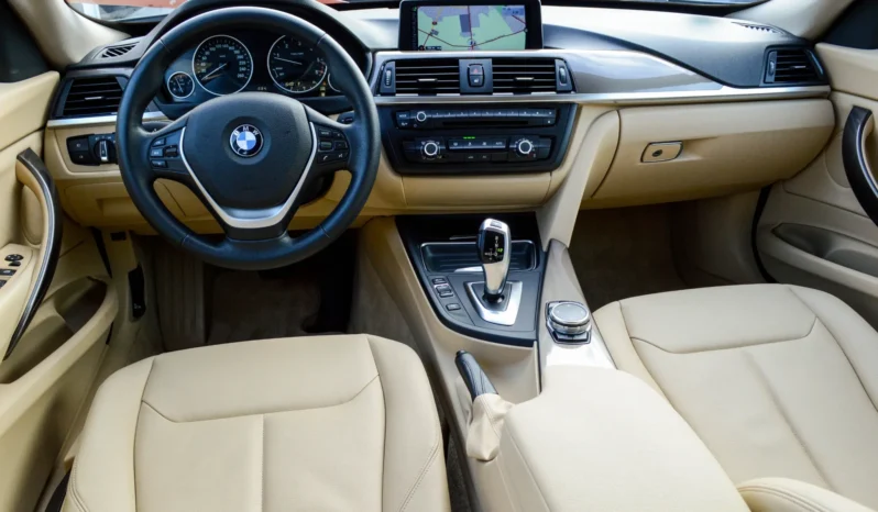 
								BMW Seria 3 320d Sport-Aut. Luxury Line full									