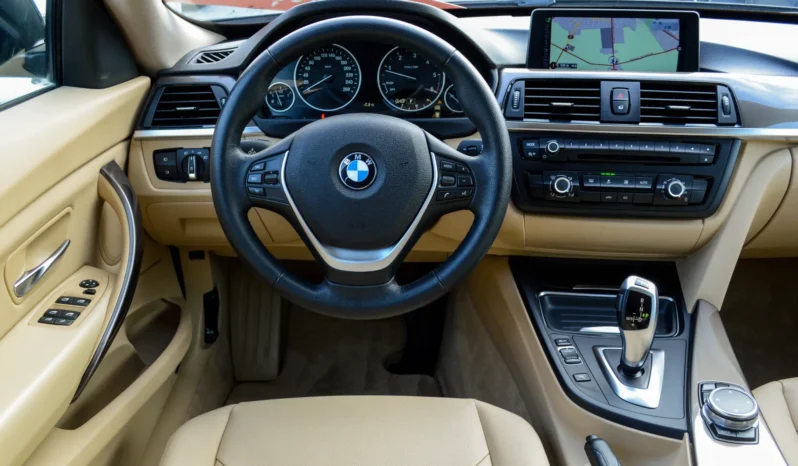
								BMW Seria 3 320d Sport-Aut. Luxury Line full									