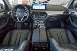 
										BMW Seria 5 520e Aut. Luxury Line full									