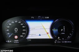 
										Volvo XC 40 T5 Recharge DKG Essential full									