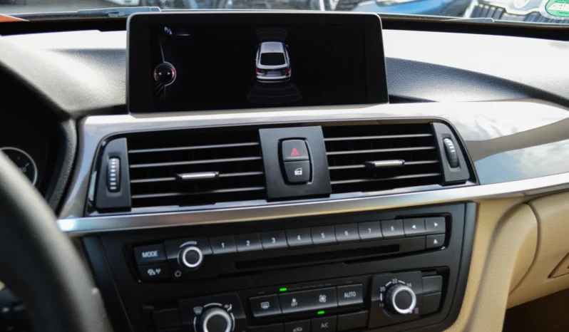 
								BMW Seria 3 320d Sport-Aut. Luxury Line full									