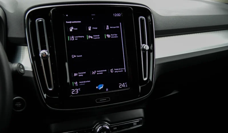 
								Volvo XC 40 T5 Recharge DKG Essential full									