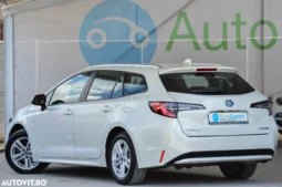 
										Toyota Corolla 1.8 HSD Business full									