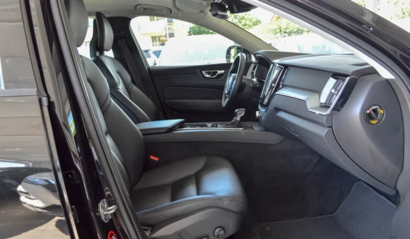 
								Volvo XC 60 D4 AWD Geartronic Momentum full									