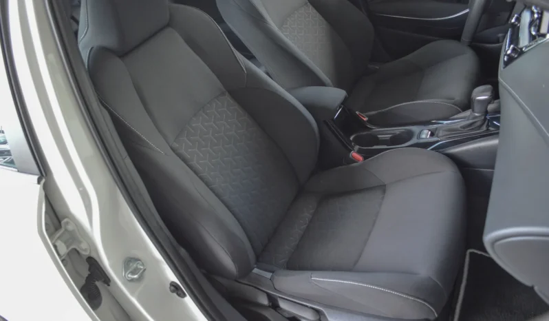 
								Toyota Corolla 1.8 HSD Business full									